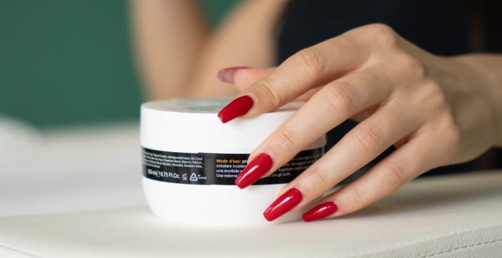 Vi tilbyder manicure og pedicure hos Beautiful You på Østerbro i København nær Hellerup